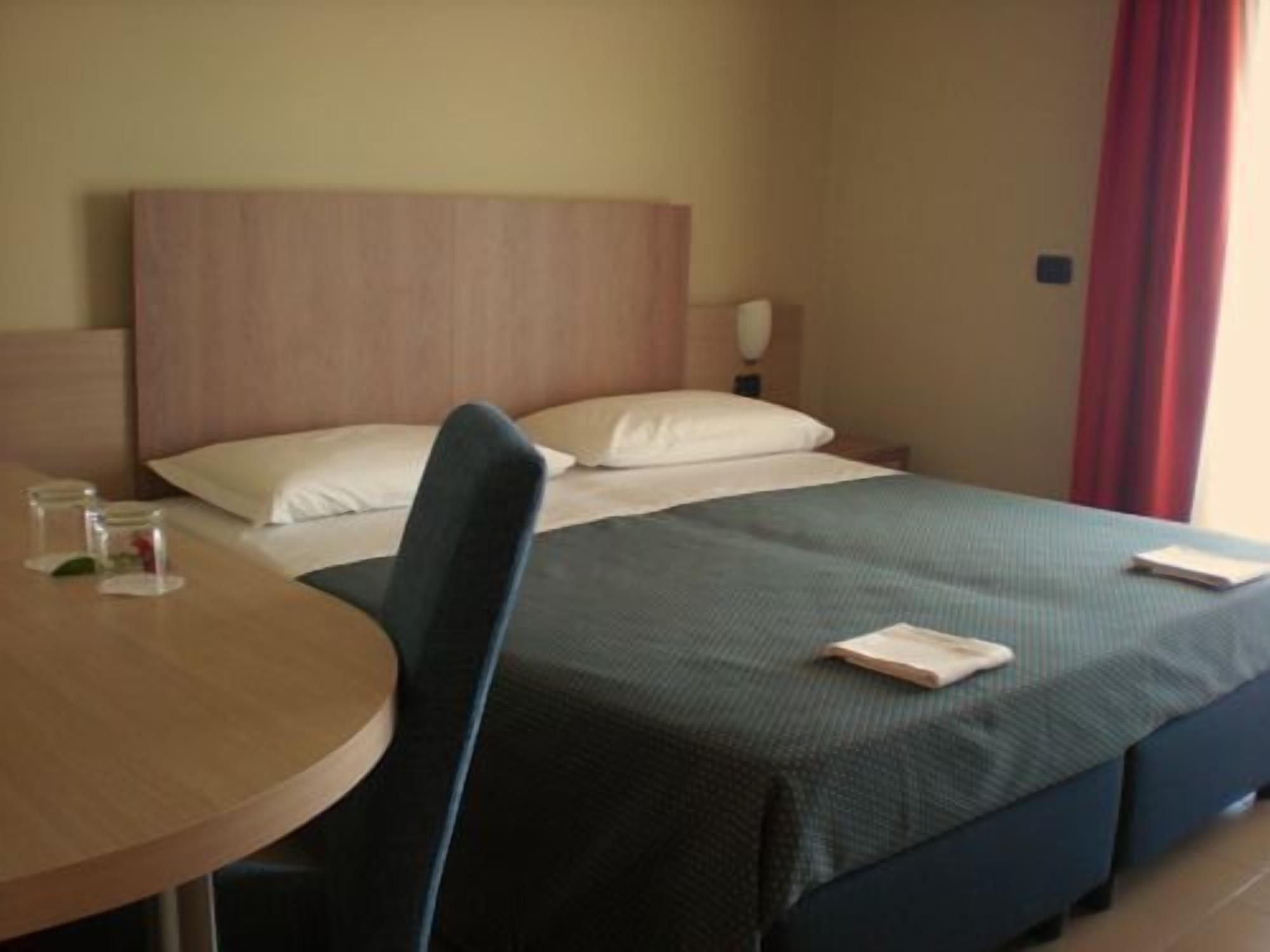 Heraclea Hotel Residence 폴리코로 외부 사진