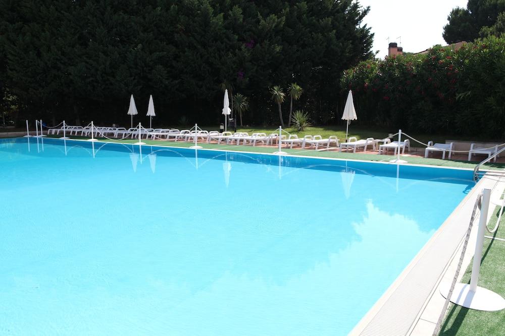 Heraclea Hotel Residence 폴리코로 외부 사진