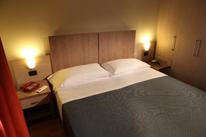 Heraclea Hotel Residence 폴리코로 외부 사진